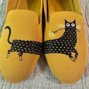 Vivaia Yellow Cat Embroidered Round Toe Loafers